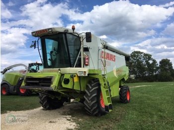Combine harvester CLAAS Lexion 450: picture 1