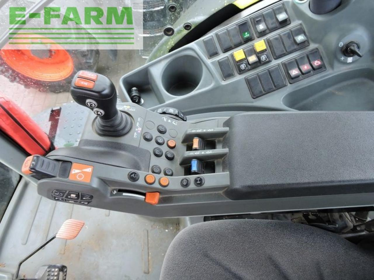 Farm tractor CLAAS axion 810 cmatic cis CIS: picture 10