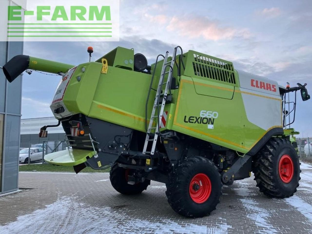 Combine harvester CLAAS lexion 660: picture 2
