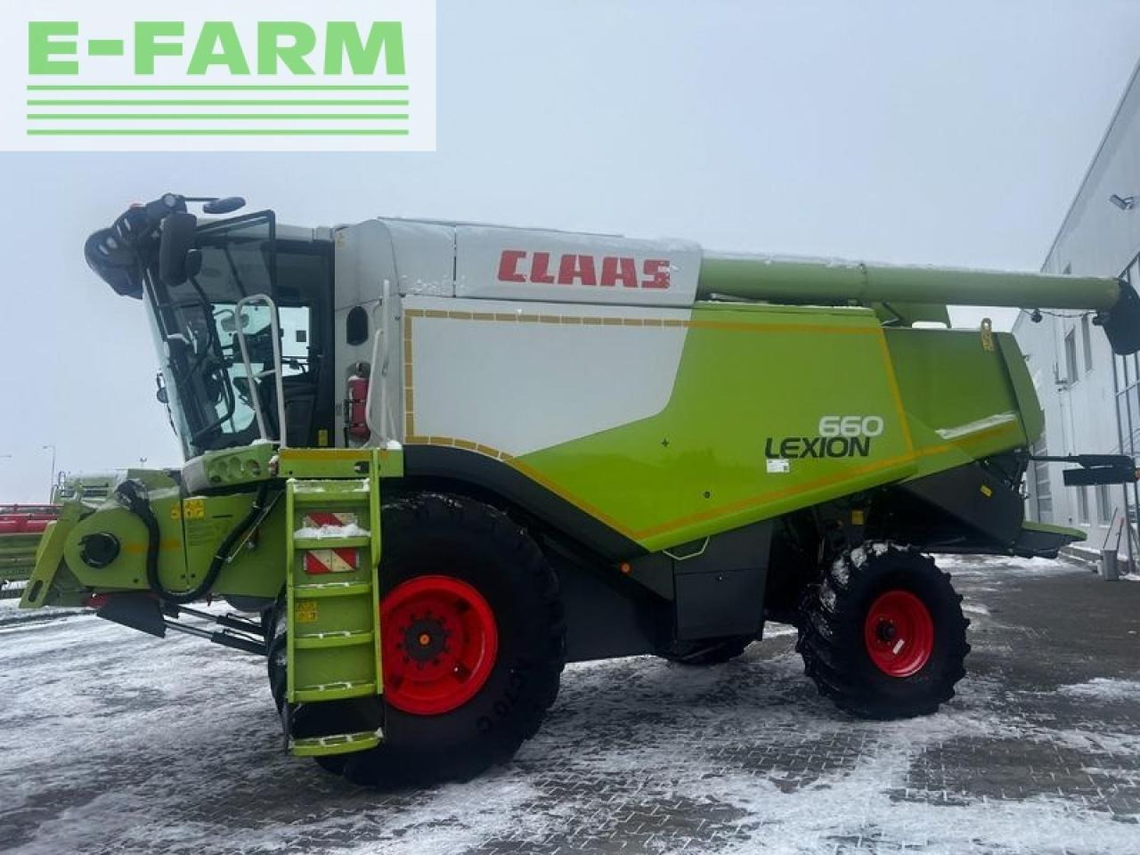 Combine harvester CLAAS lexion 660: picture 11
