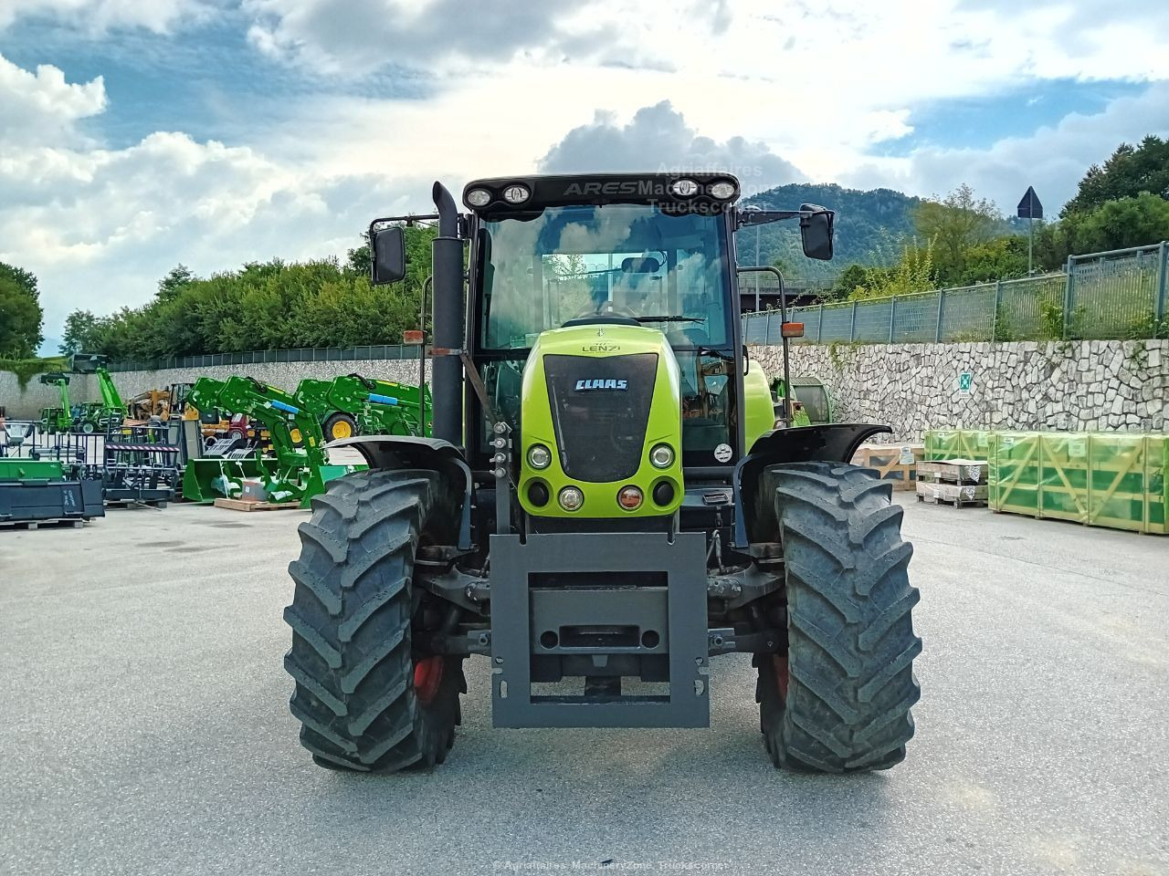Farm tractor Claas ARES 547 ATZ: picture 2