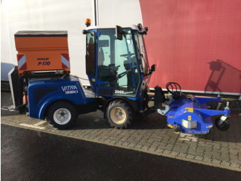 Iseki VITRA 2060 mit Streuer,Schlegelmäher, Bürste  - Farm tractor