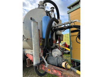 Briri Vakuum Güllewagen - Fertilizing equipment