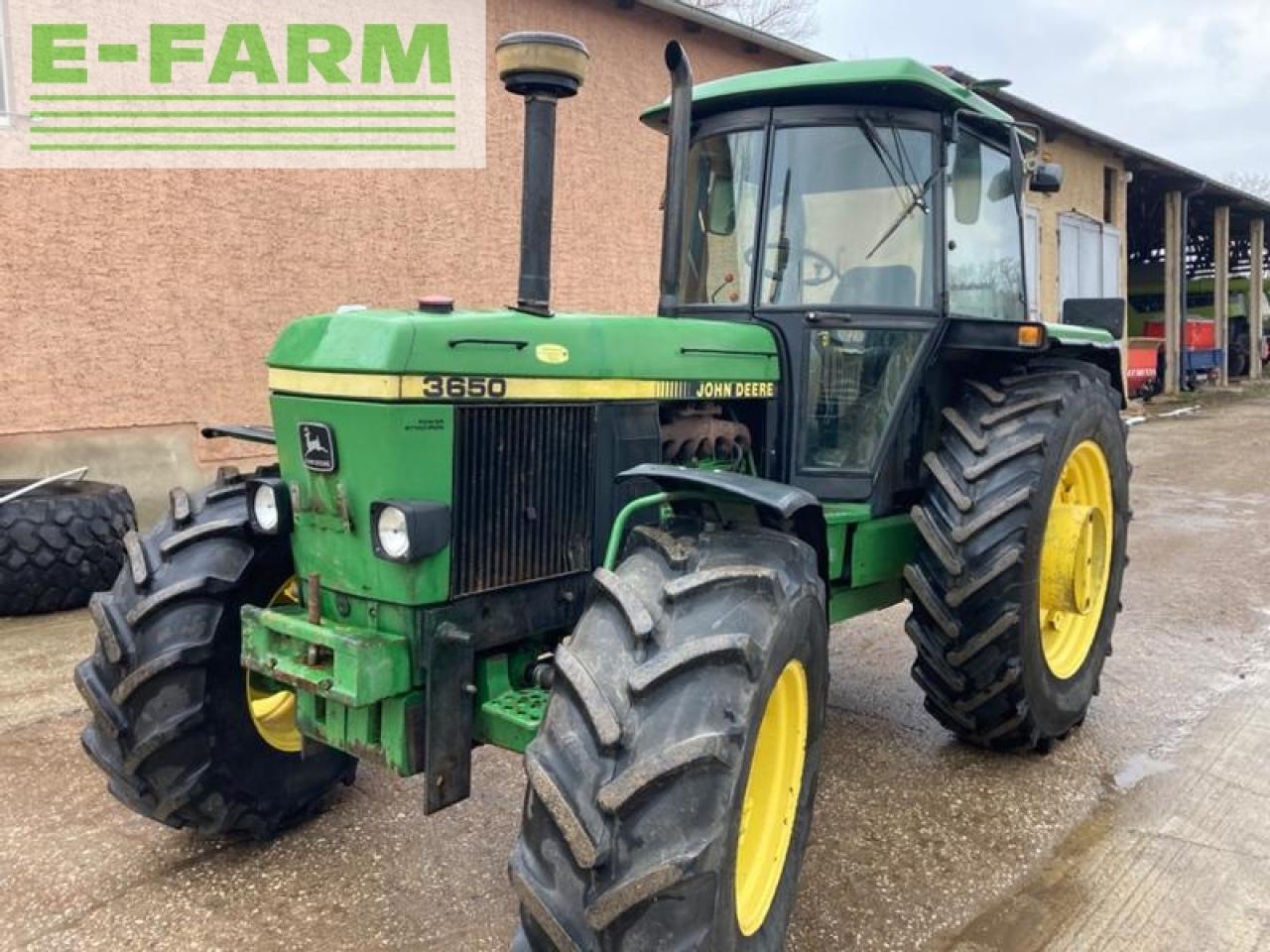 Farm tractor John Deere 3650: picture 2
