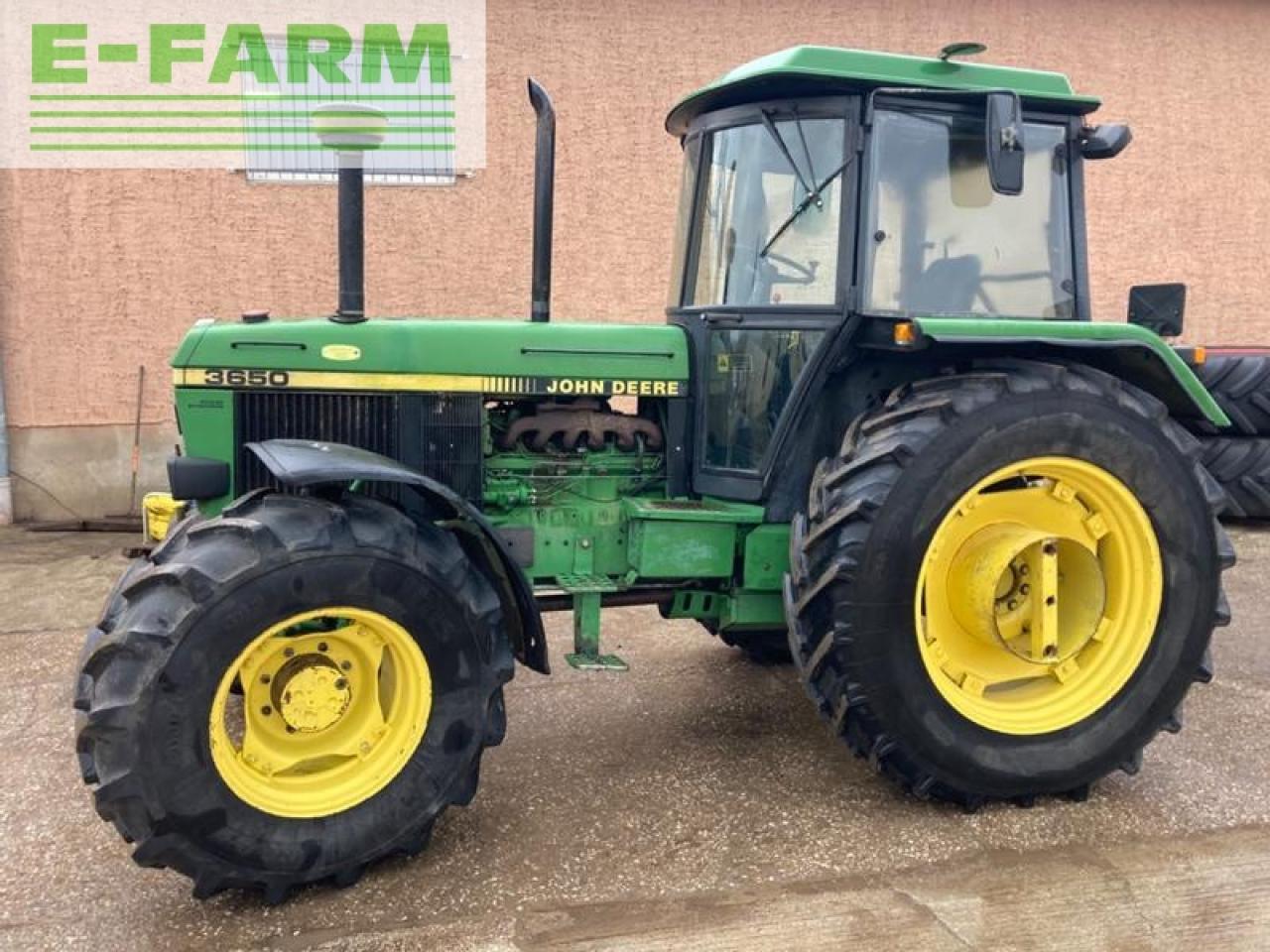 Farm tractor John Deere 3650: picture 3