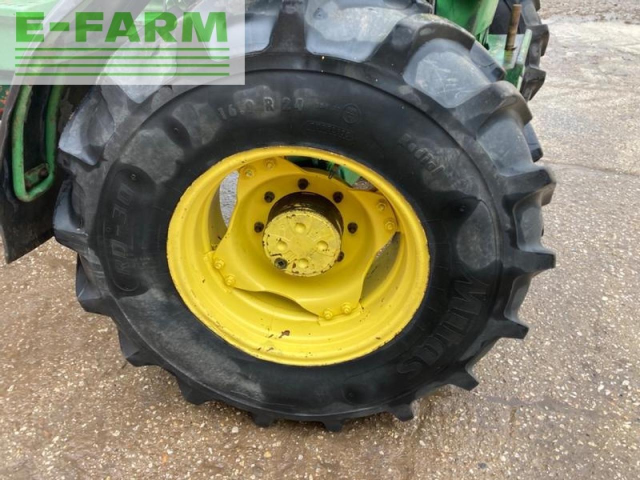 Farm tractor John Deere 3650: picture 15