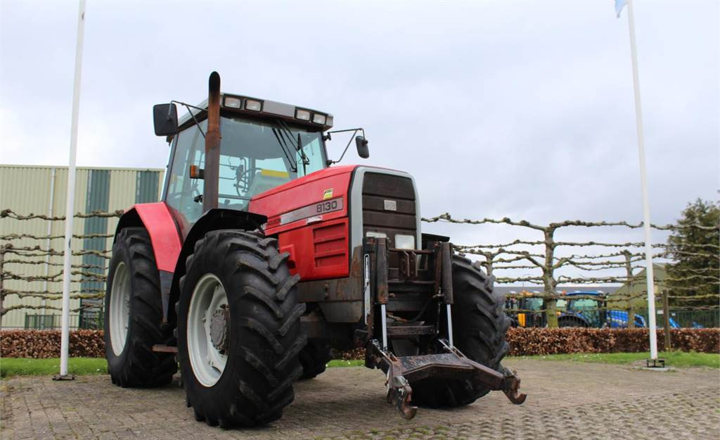 Farm tractor Massey Ferguson 8130: picture 2