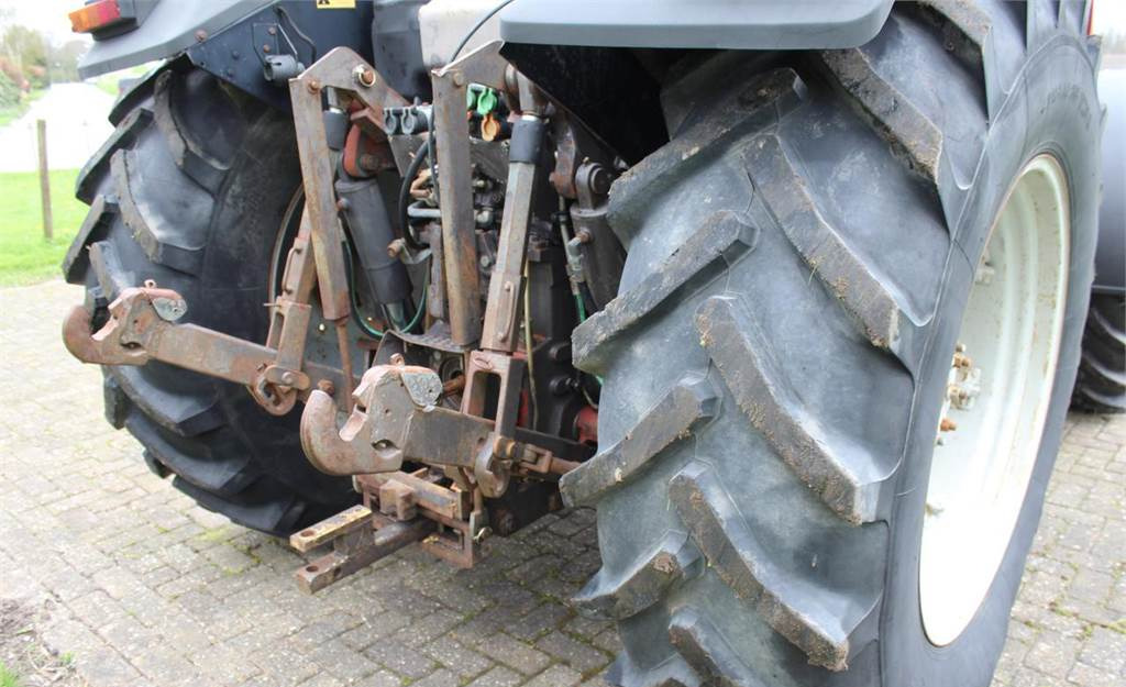 Farm tractor Massey Ferguson 8130: picture 5