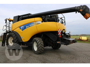 Combine harvester New Holland CR 9090 Allrad: picture 2
