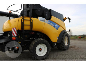 Combine harvester New Holland CR 9090 Allrad: picture 5