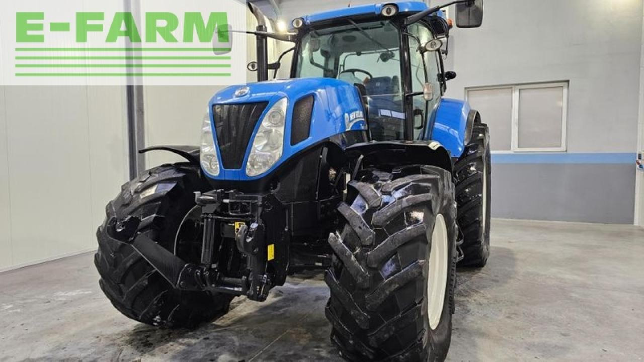 Farm tractor New Holland t7.260: picture 12