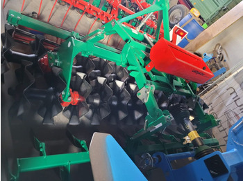 Regent Front-Cutter 300 aus Betriebsumstellung  - Farm roller: picture 1