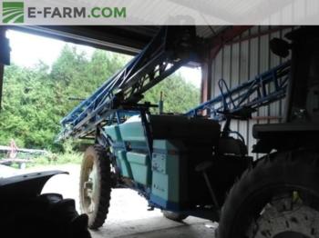 Berthoud RACER 2500 - Trailed sprayer