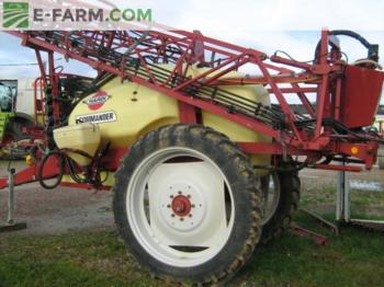 Hardi COMMANDER 2800 - Trailed sprayer