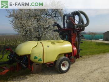 Hardi PNEUMATIQUE - Trailed sprayer