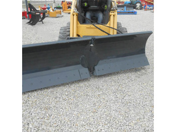 New Snow plough for Construction machinery XCMG Official V Type Snow Removal Plow Blade for Skid Steer Loader: picture 5