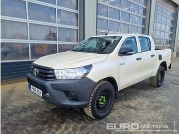 Pickup truck 2017 Toyota Hilux: picture 1