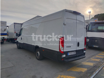 Box van IVECO DAILY 35S16: picture 4