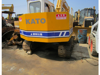 KATO HD250 - Crawler excavator