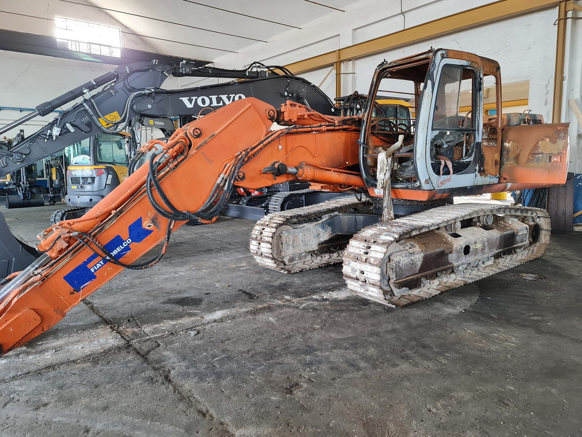 Crawler excavator FIAT KOBELCO EX235: picture 8