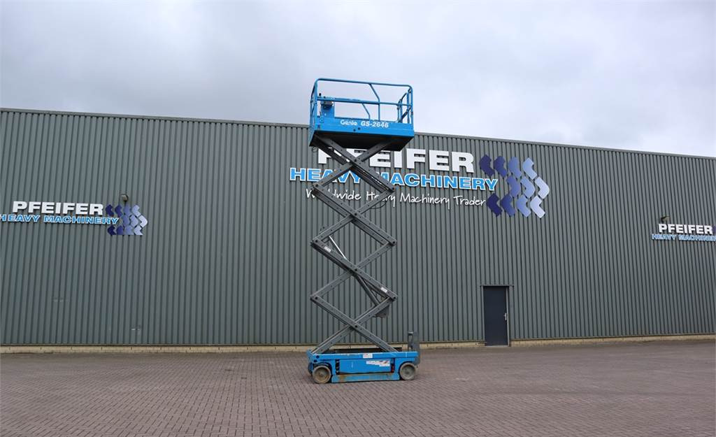 Scissor lift Genie GS2646 Electric, Working Height 9.80m, Capacity 4: picture 3