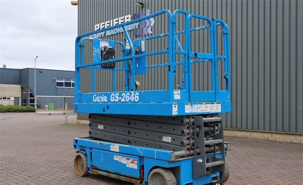Scissor lift Genie GS2646 Electric, Working Height 9.80m, Capacity 4: picture 9