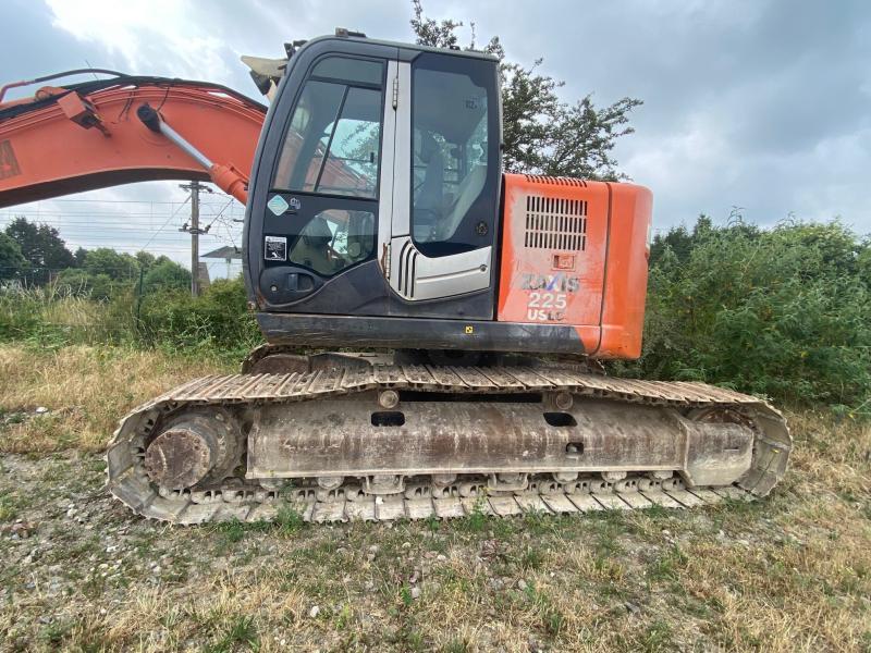 Crawler excavator Hitachi ZX225USLC-3: picture 8