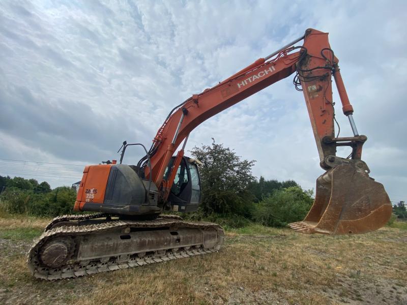 Crawler excavator Hitachi ZX225USLC-3: picture 2