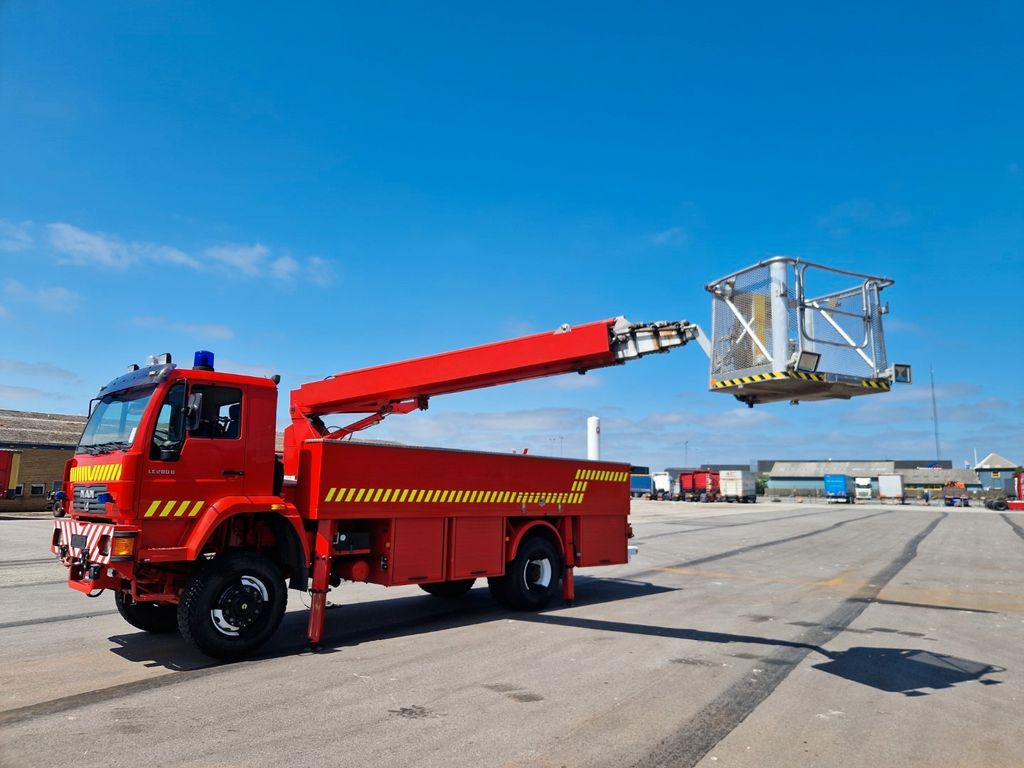 Truck mounted aerial platform, Fire truck MAN LE280B 4x4 Hebebühne 24 m / Feuerwehr / Skylift: picture 6