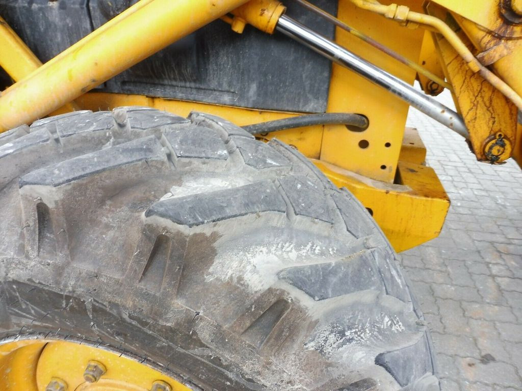 Wheel loader MF MH50: picture 5