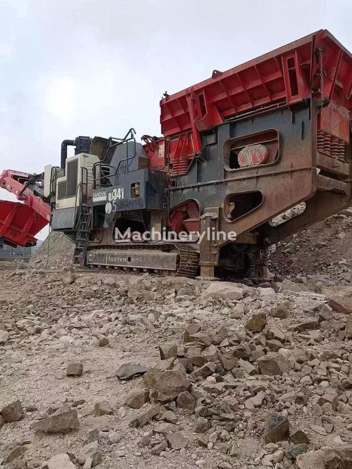 Mobile crusher Sandvik QJ341,QH441,QA451 Crawler Crushing Plant: picture 2