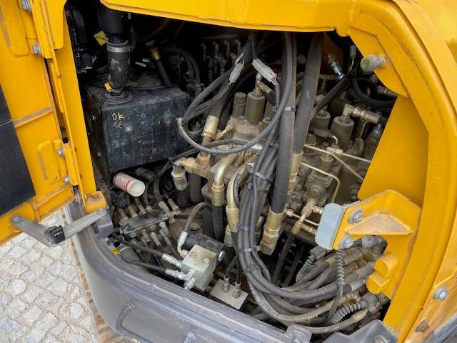 Crawler excavator Volvo ECR 235 E L MIETE / RENTAL (12001944): picture 20