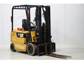 Caterpillar EP25KPAC - Electric forklift: picture 1