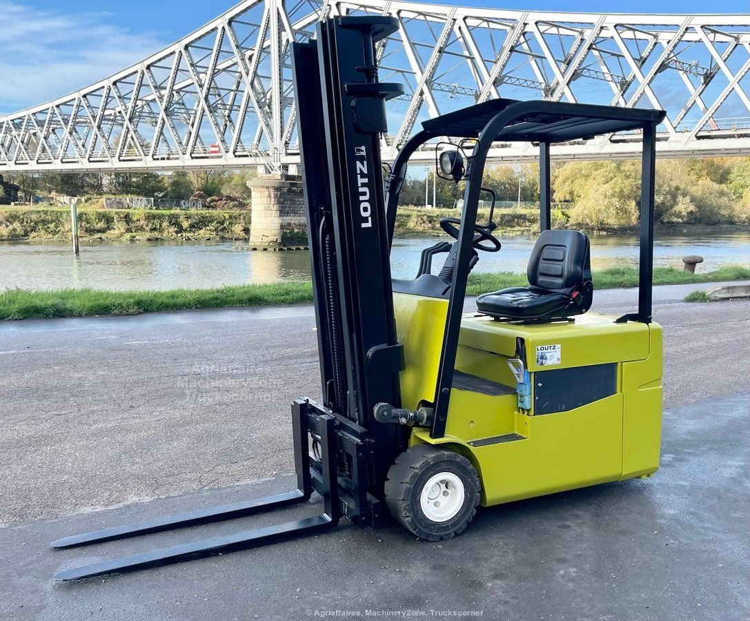 Electric forklift Clark TMX18: picture 2