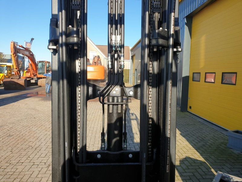 LPG forklift Hyster H3.0XT: picture 14