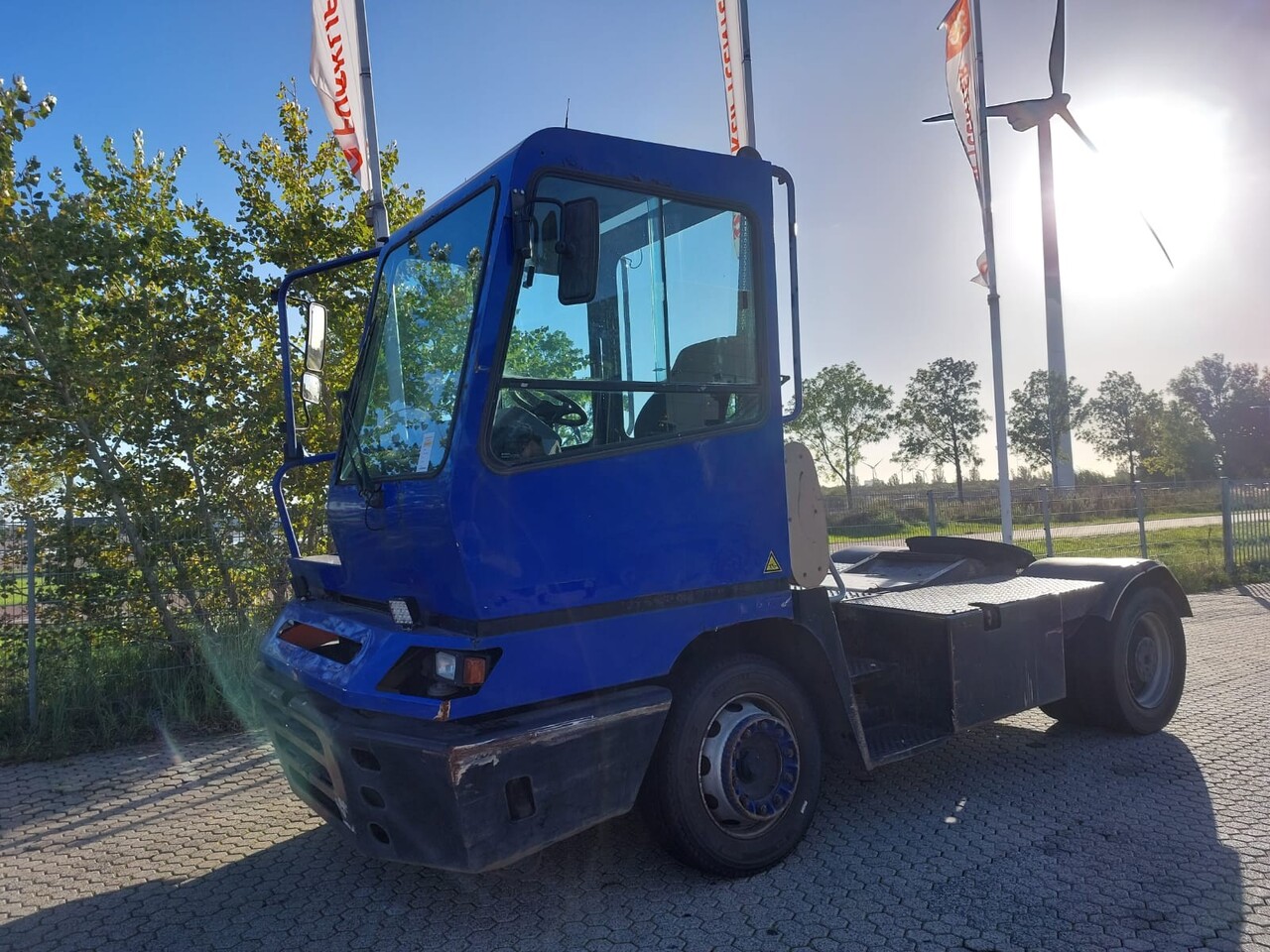 Terminal tractor TERBERG YT182: picture 2
