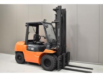 Diesel forklift TOYOTA 02-7FD35: picture 1