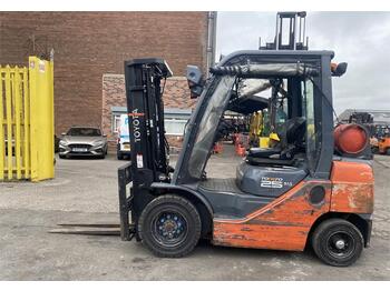 LPG forklift Toyota 02-8FGF25: picture 1
