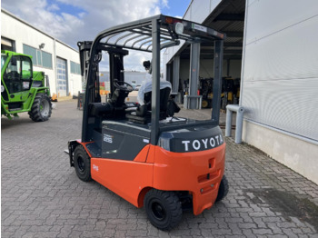 Toyota 8 FBMT 25 / nur 520 h! - Electric forklift: picture 2