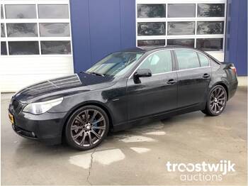 Car BMW 520i Executive: picture 1