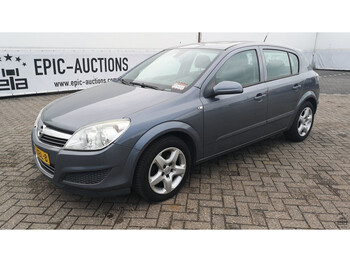 Car Opel Astra 1.6 Cosmo: picture 1