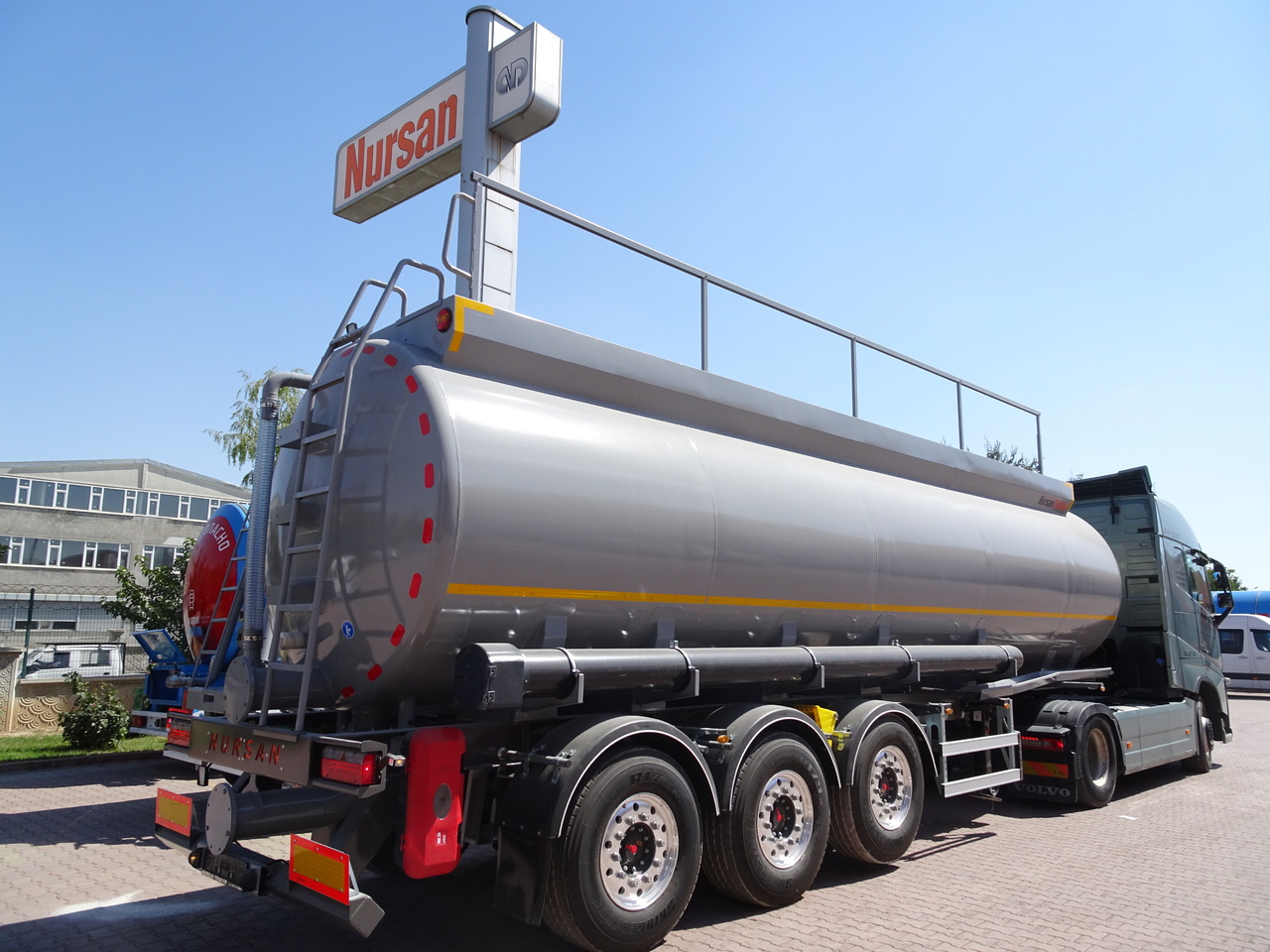 New Tank semi-trailer for transportation of chemicals NURSAN Slurry Tanker: picture 3