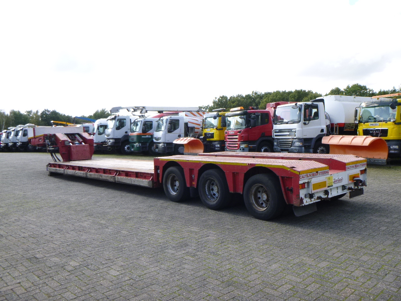 Low loader semi-trailer Nooteboom 3-axle lowbed trailer EURO-60-03 / 77 t: picture 3