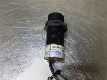 Electrical system for Construction machinery Case 621D-1546498C1-Proximity switch: picture 4