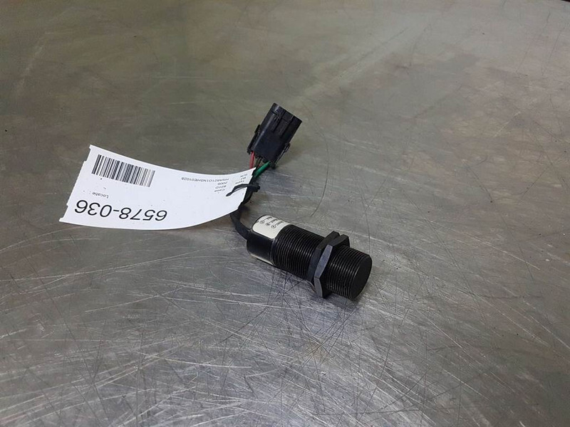 Electrical system for Construction machinery Case 621D-1546498C1-Proximity switch: picture 4
