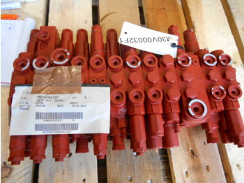 Kobelco PM30V00032F1 - Hydraulic valve