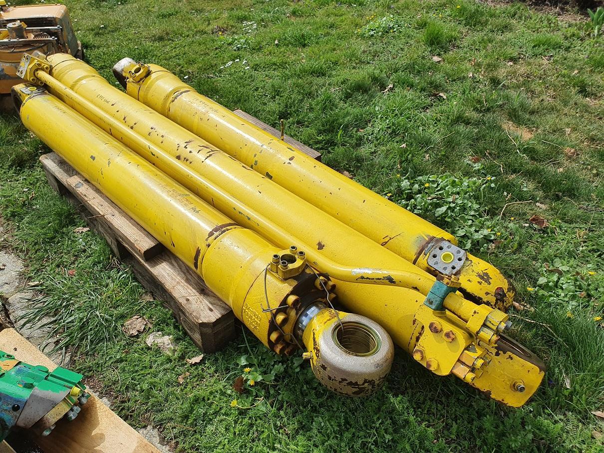 Hydraulic cylinder for Construction machinery Liebherr R 942: picture 2