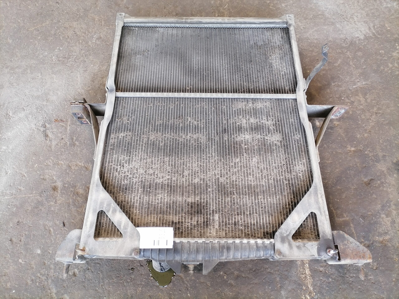 Radiator for Truck Volvo Cooling radiator 20536920: picture 3