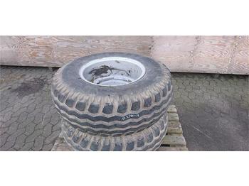 Goodyear 12.5/80-18  - Wheels and tires
