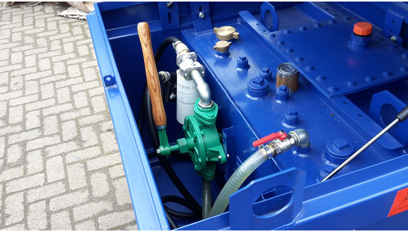 New Storage tank for transportation of fuel IBC tank met handpomp: picture 4
